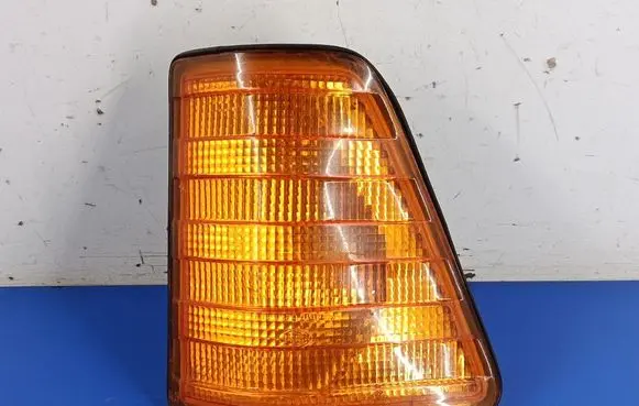 Mercedes-Benz E W124 Front indicator light 