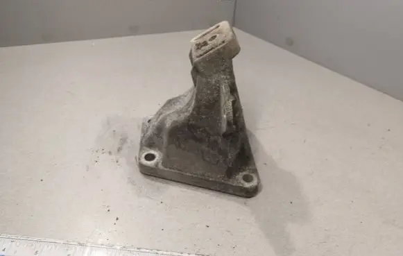 Audi A4 S4 B6 8E 8H Engine mounting bracket 4B0199308