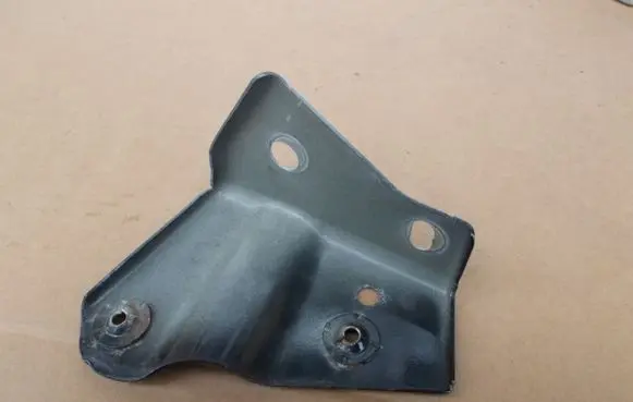 Ford Ka Fender mounting bracket