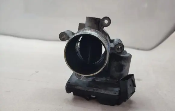 Volkswagen Tiguan Throttle valve 703703840