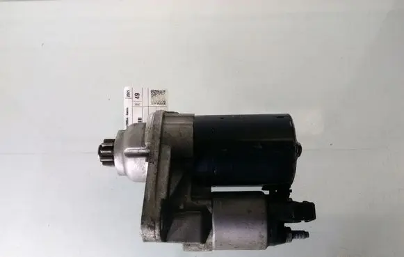 Volkswagen Fox Starter motor 021911023