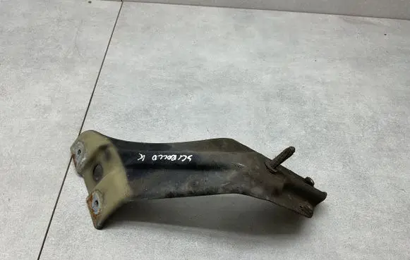 Volkswagen Scirocco Fender mounting bracket 1K8821135