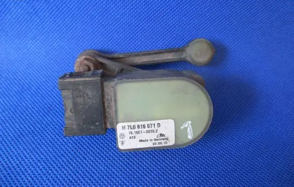 Audi Q7 4L Headlight/headlamp level sensor 4E0907503C H03S01