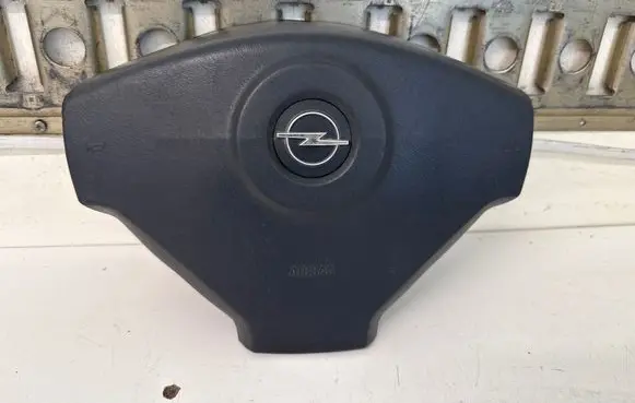 Opel Vivaro Steering wheel airbag 8200676902C 80761600233 93859346