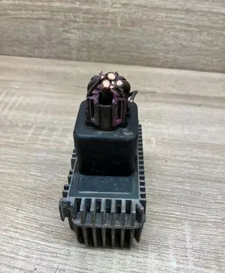 Opel Vectra C Glow plug pre-heat relay 55354141 51299018A