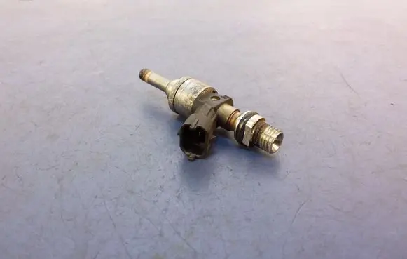 Porsche Panamera (970) Fuel injector 94811012833