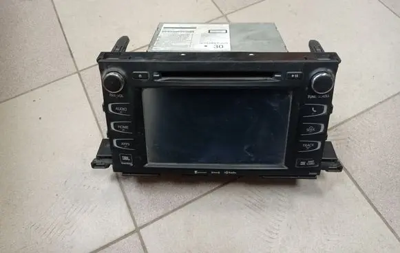 Toyota Highlander XU50 Radio/CD/DVD/GPS head unit 861000E303 110615 FA0300041
