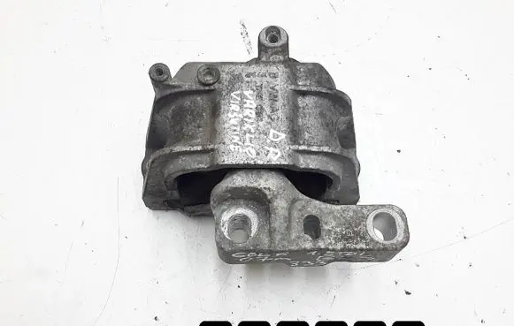 Volkswagen Golf V Engine mount bracket 1k0199262