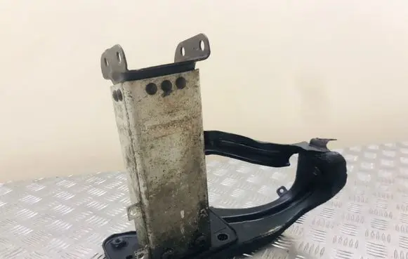 Mercedes-Benz E W211 Radiator support slam panel bracket 