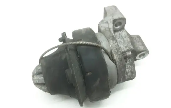 Volvo XC90 Engine mount bracket 30778953