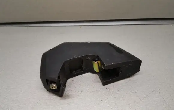 Ford Escort Front bumper mounting bracket 75AB17996CA
