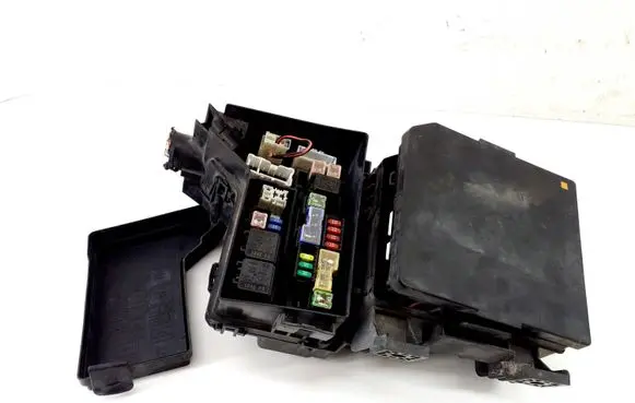 Nissan Qashqai Fuse box set 24383BB50A 284B7BB00B