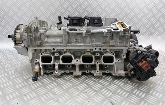 Seat Leon (5F) Engine head 05E103404C