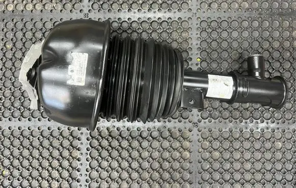 Mercedes-Benz E W212 Front shock absorber/damper A2123234700 11W256 E5821401