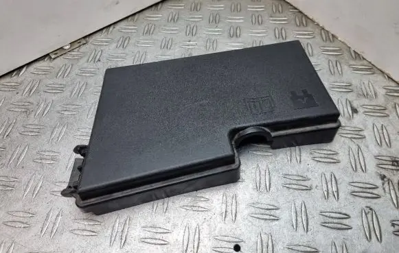 Volvo C70 Fuse box cover 30728348