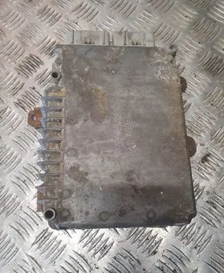 Chrysler Voyager Engine control unit/module P04727403AI