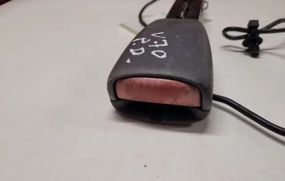 Volvo V70 Front seatbelt buckle