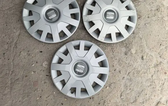 Seat Ibiza IV (6J,6P) R15 wheel hub/cap/trim 6J0601147B