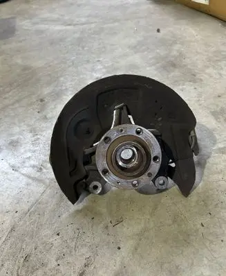 Front wheel hub