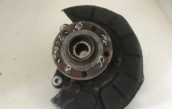 Volkswagen PASSAT CC Front wheel hub