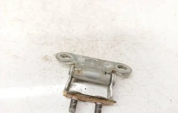 Toyota Verso Tailgate/trunk/boot hinge