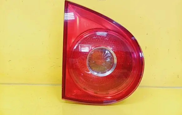 Volkswagen Golf V Tailgate rear/tail lights 1K6945093E