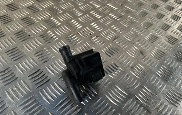 Volvo V60 Water pump 31366009 704773010