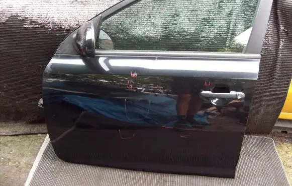KIA Ceed Front door
