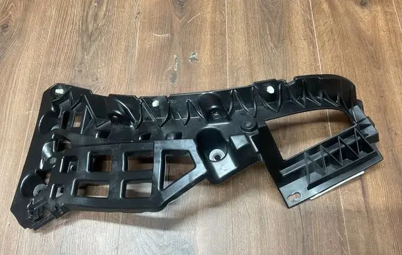 Porsche Macan (95B) Bumper support mounting bracket corner 95B807454H