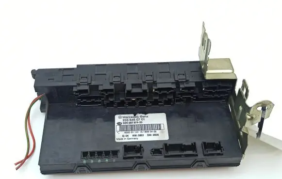 Mercedes-Benz C W203 Fuse module 2035450701 5DK00797420