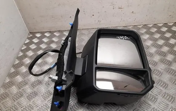 Renault Master IV Front door electric wing mirror 963016390R