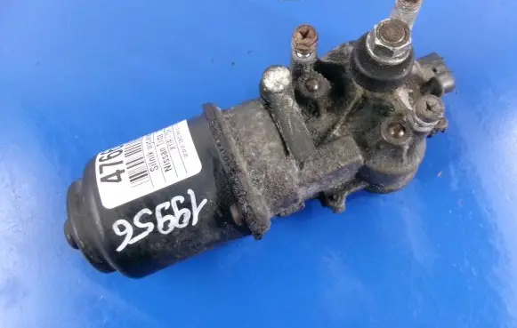 Nissan Tiida C11 Front wiper linkage and motor
