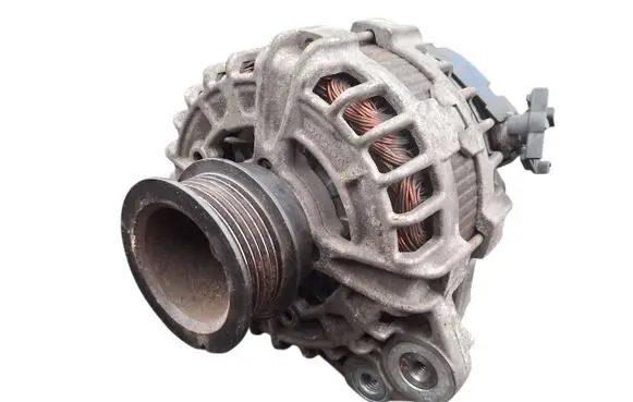 Volvo V40 Generator/alternator 30659580