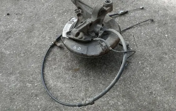 Toyota Avensis T220 Rear wheel hub