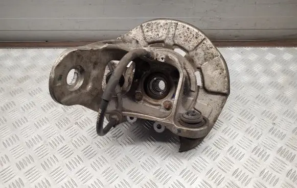 BMW X5 F15 Rear wheel hub 6770983