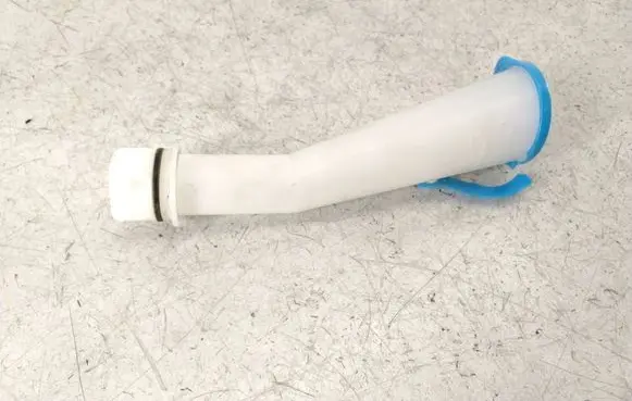 Chevrolet Kalos Window washer liquid tank fill tube