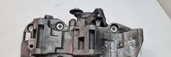 BMW 4 F36 Gran coupe Generator/alternator bracket 8506863 174786