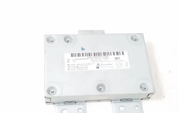 Mercedes-Benz E C207 W207 Head unit multimedia control A2048708626