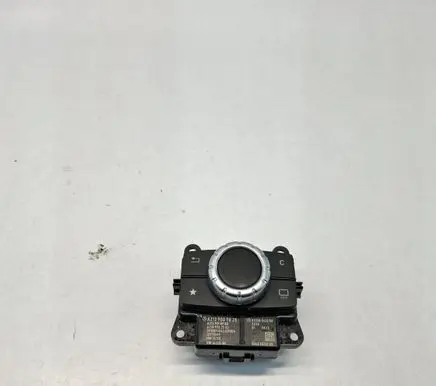 Head unit multimedia control