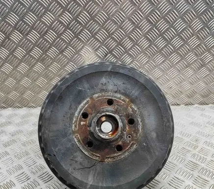 Rear wheel hub