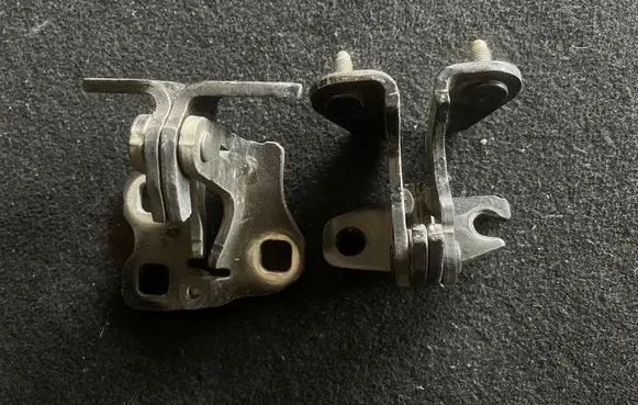 Tesla Model 3 Rear door hinge set 