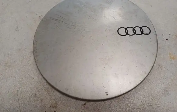 Audi 200 Wheel nut cap/cover 447601165