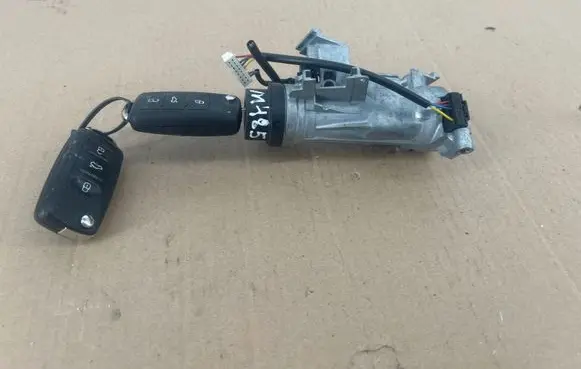 Volkswagen Jetta VI Ignition lock 1K0905865A CZK0310014881