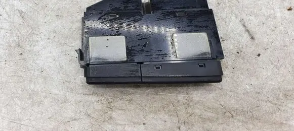 Toyota Avensis T250 Windscreen/window heater switch 8479005130 06W28E MS28YYO1220