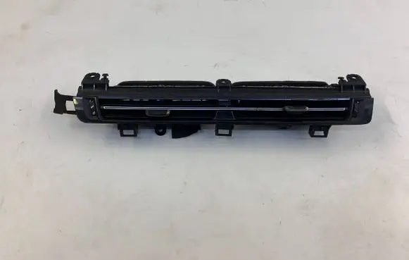 BMW X1 U11 Dash center air vent grill 9483383