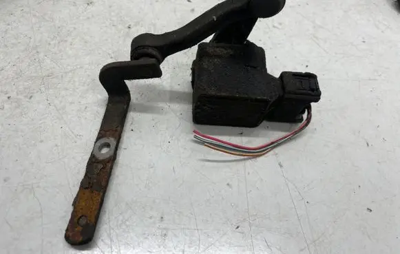 Mercedes-Benz E W211 Headlight/headlamp level sensor A0105427717