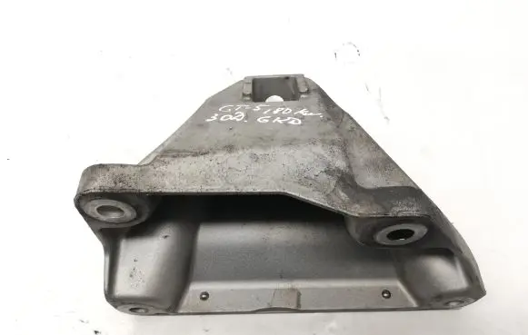 BMW 5 GT F07 Engine mounting bracket 110777628