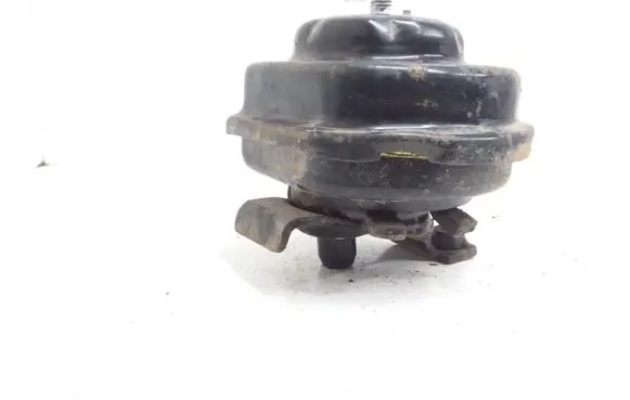 Volkswagen Jetta II Engine mount bracket