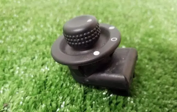 Opel Vivaro Wing mirror switch 255704649R 10138