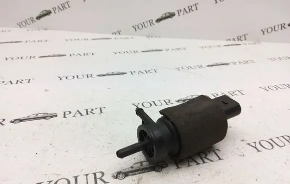 BMW 3 E36 Windscreen/windshield washer pump 8362154